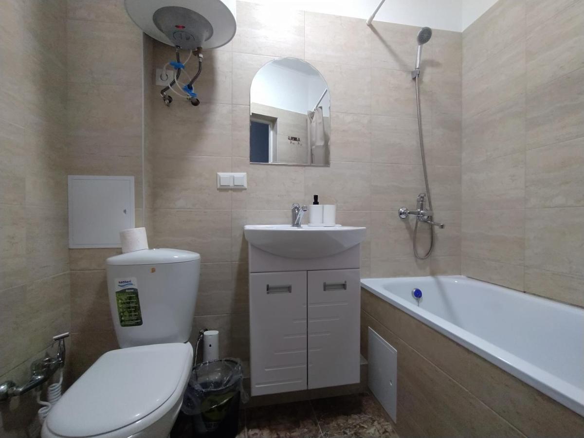Апартаменти Aura On Sydykova Street 290 Бішкек Екстер'єр фото